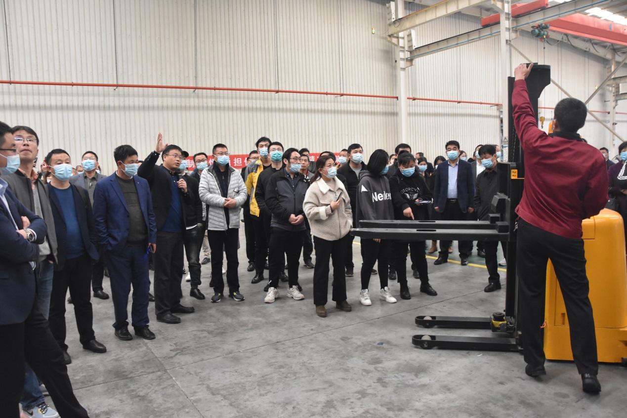 激光導(dǎo)航ＡＧＶ叉車