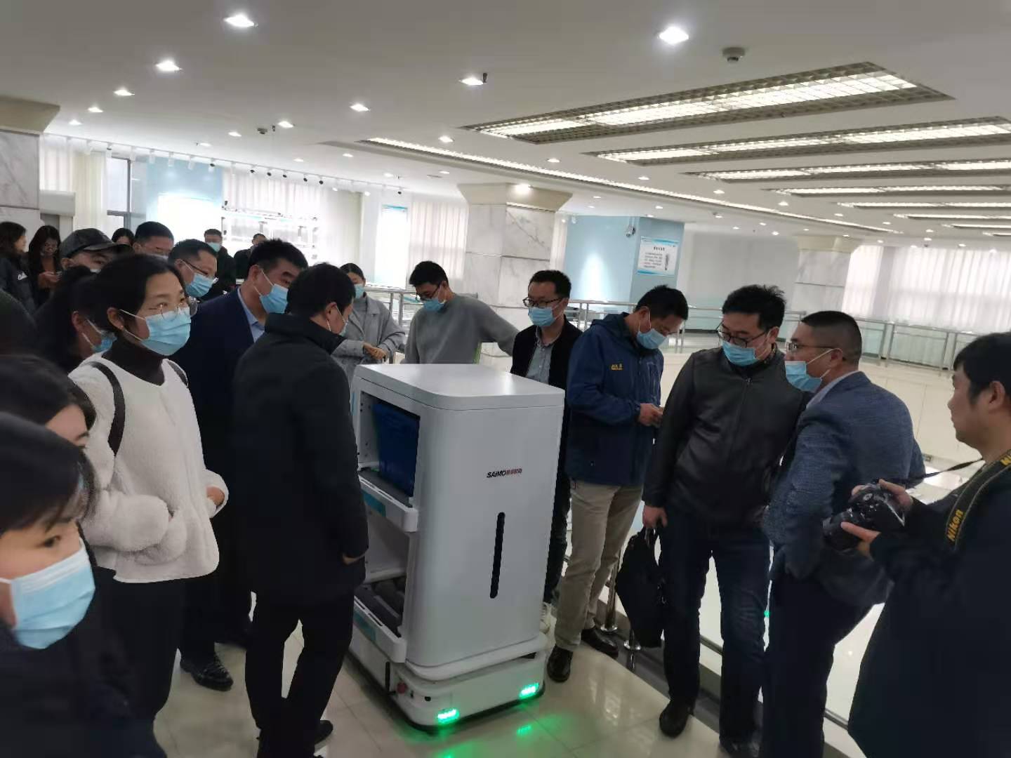 智慧醫(yī)院“ＡＭＲ中型物流小車”