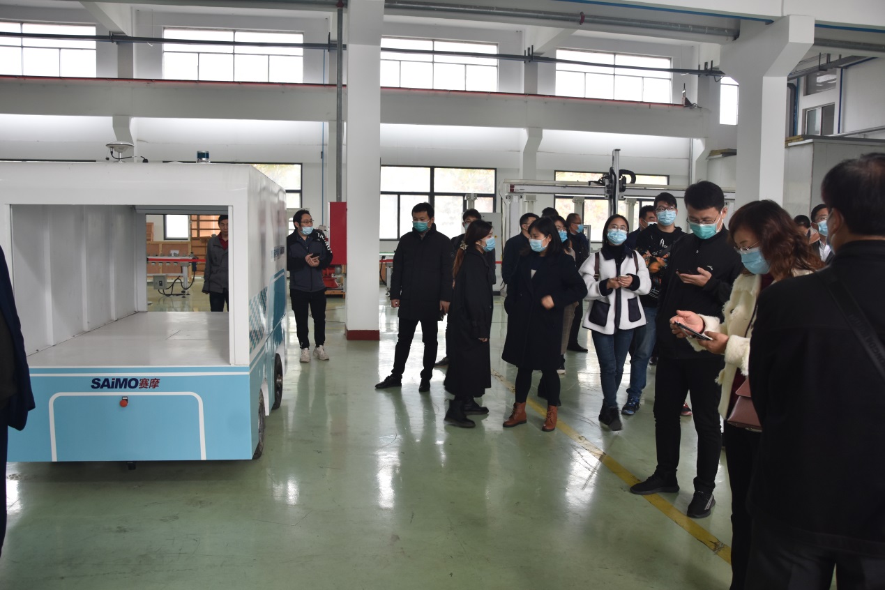 北斗導(dǎo)航無人駕駛轉(zhuǎn)運車